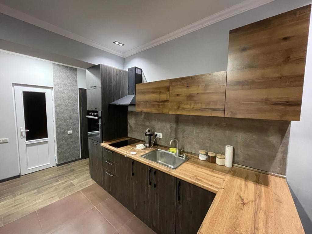 One Central Apartment Erywań Zewnętrze zdjęcie